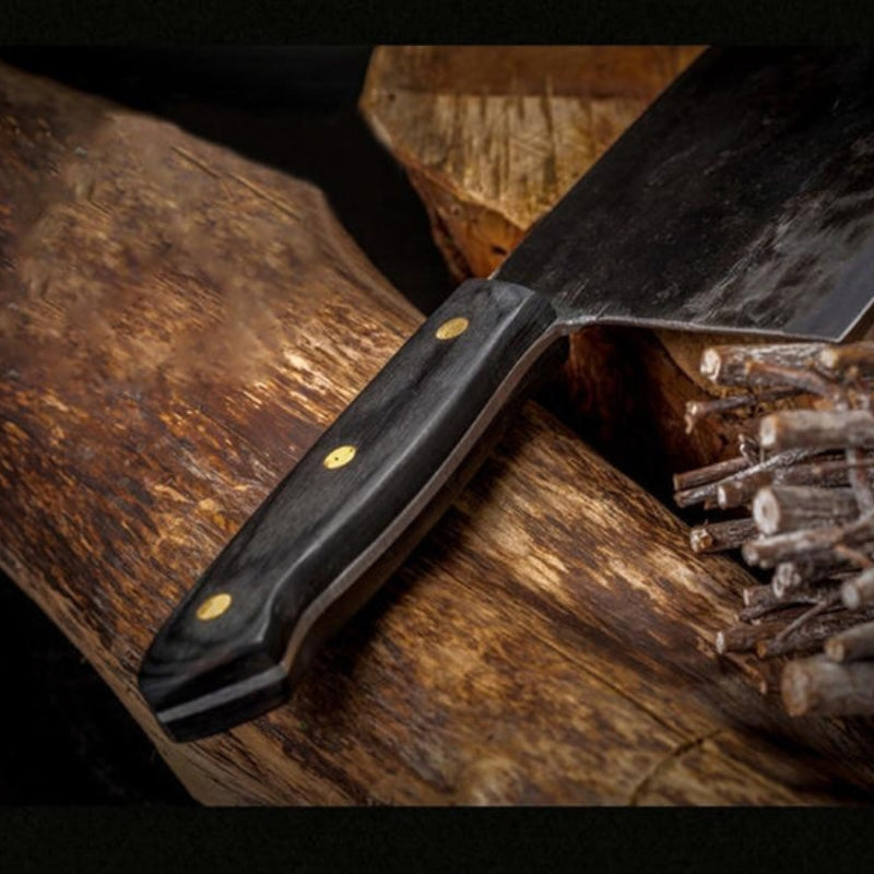 SteelForge – Handgefertigtes Kochmesser mit gebogener Klinge und geschmiedetem Finish