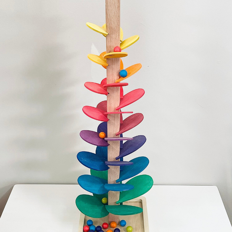 SkillLeaf - Musikalischer Murmelbaum mit interaktiven Ballspielen für Kinder