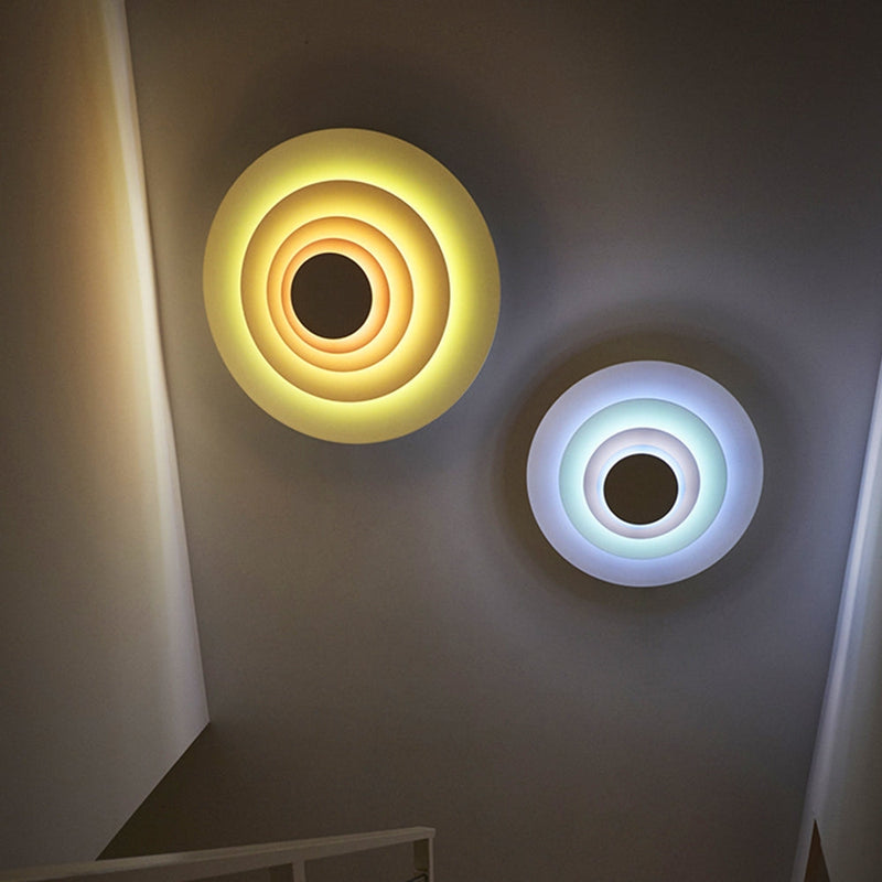 LiteForm – Elegante LED Wandleuchte mit geschwungenem Entwerfen für moderne Innenräume