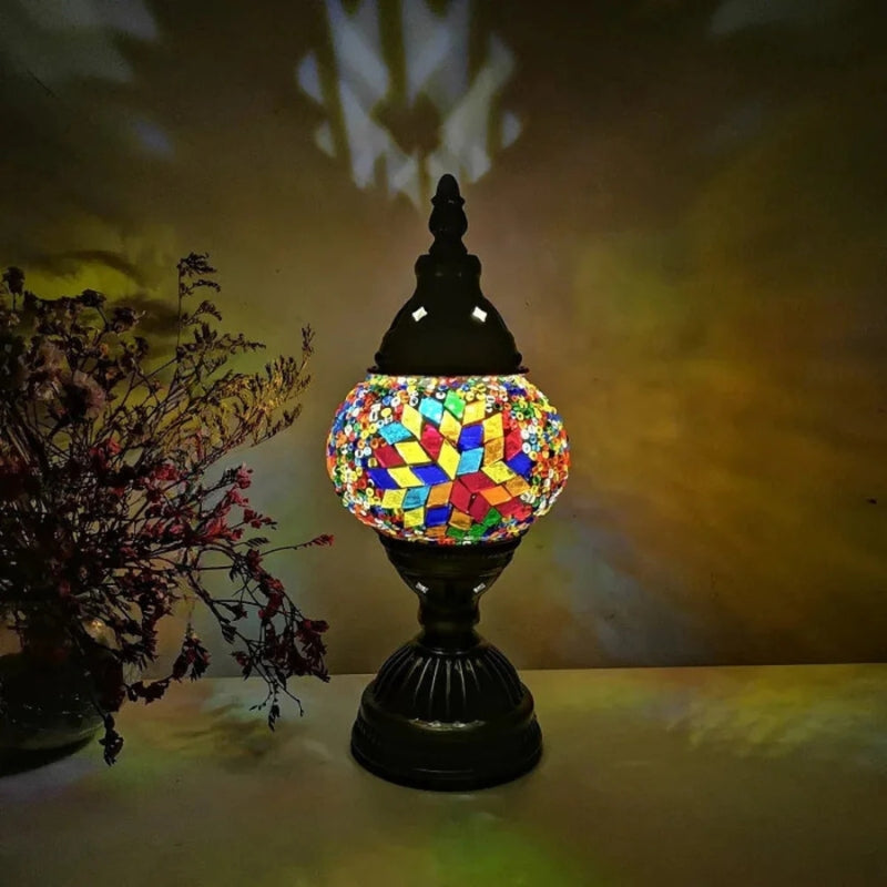 ArtSphere – Bunte Tischlampe für künstlerische Beleuchtung und Wohndekor