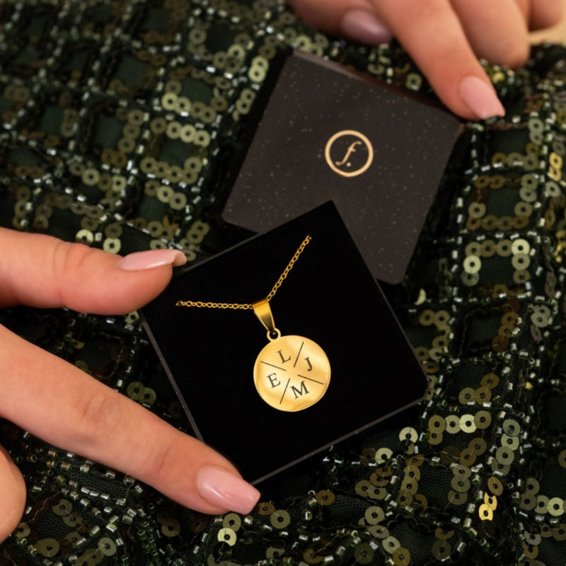 Muttertag – Herzliche Goldkette mit personalisierter Buchstabengravur