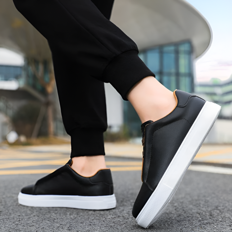 Sebastian – Lässiger flacher Sneaker mit rutschfester Sohle