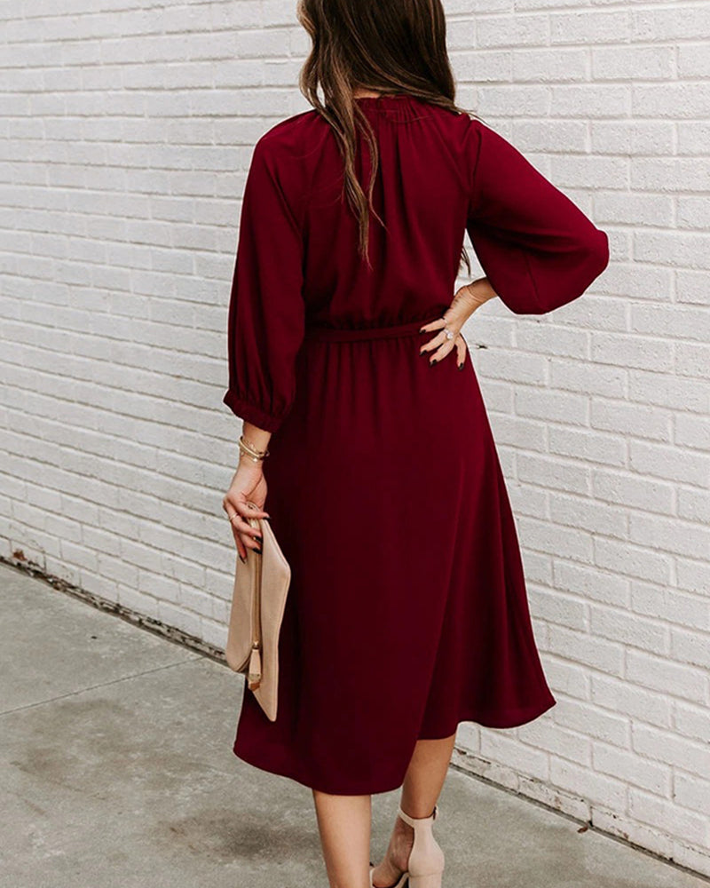 Luana - Elegantes Midikleid mit Rundhalsausschnitt und Taillengürtel für luxuriösen Stil