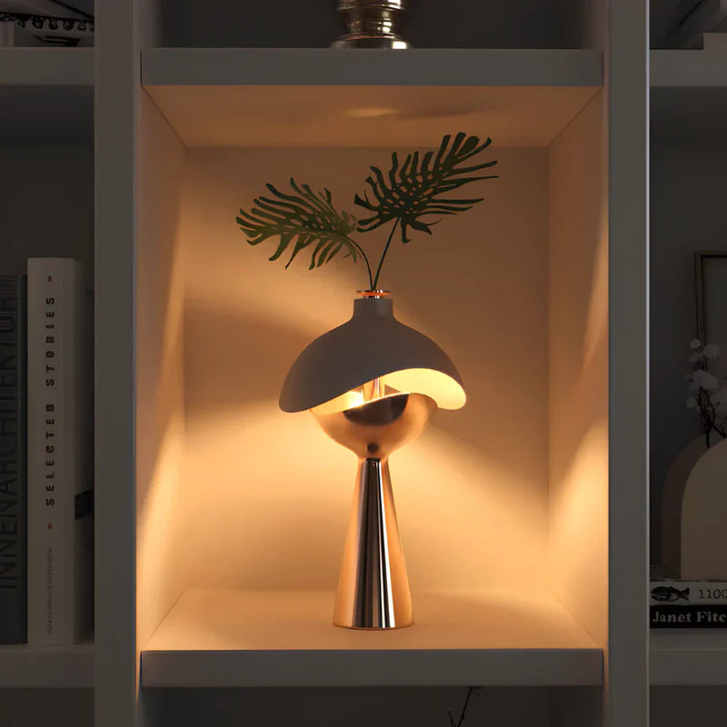GlowSculpt - Geformte Tischleuchte mit geschichtetem Kuppeldesign für sanftes Umgebungslicht