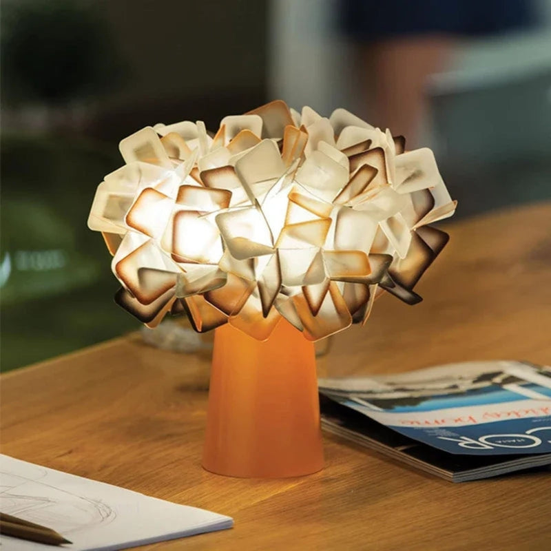 LumaTouch – Moderne LED Schreibtischlampe mit Touch Steuerung und minimalistischem Entwerfen