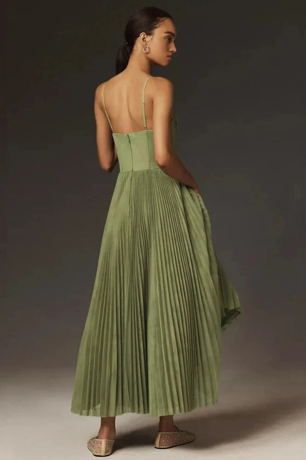 Silvina – Plissiertes langes Maxikleid mit rückenfreiem Entwerfen und Spaghettiträgern