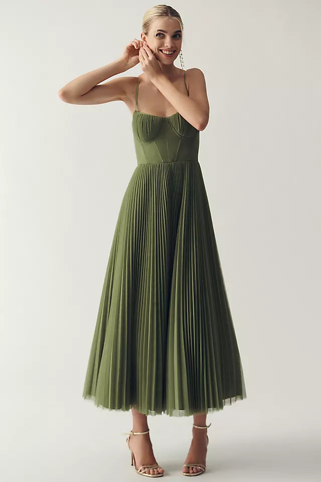 Silvina – Plissiertes langes Maxikleid mit rückenfreiem Entwerfen und Spaghettiträgern