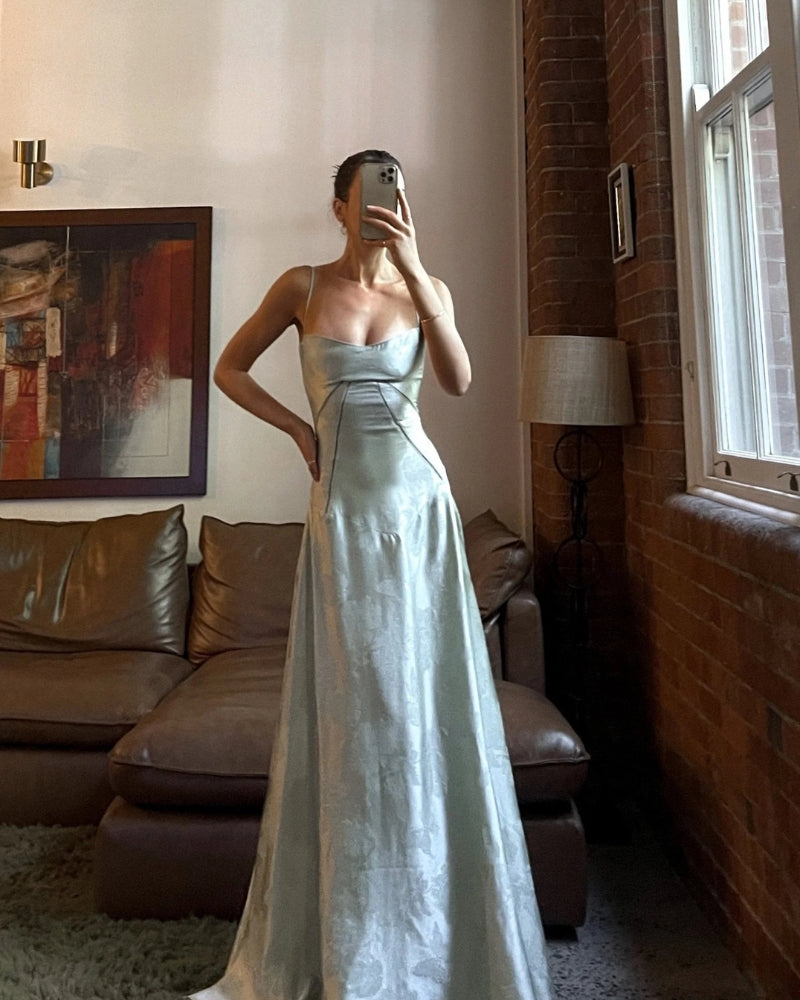 Isabel – Stylisches ärmelloses Kleid mit Blumendruck und Spaghettiträgern