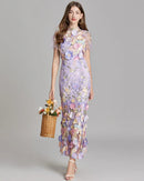 Theresa – Stilvolles Rundhalskleid mit kurzen Ärmeln und gesticktem Entwerfen