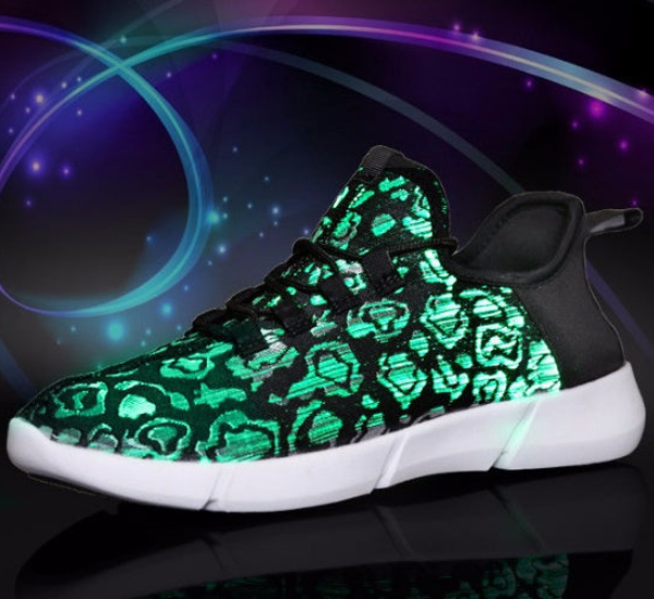 Zubair – Stylische USB Lade LED Leucht Sneaker mit rutschfester Sohle