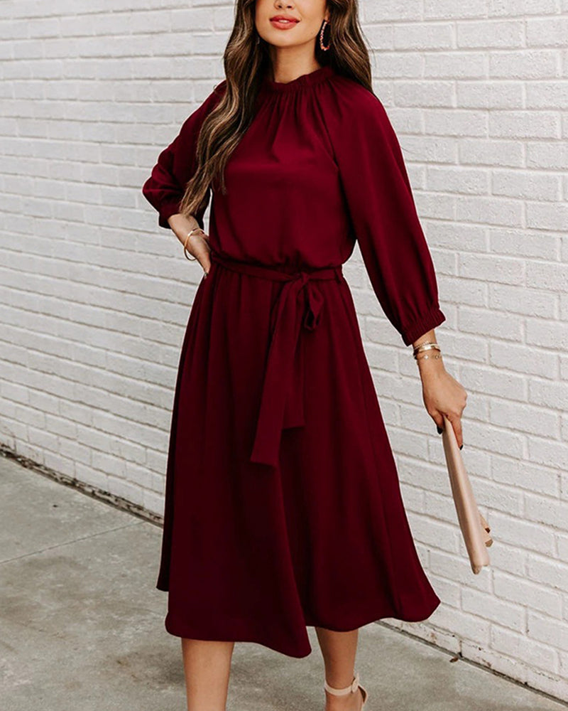 Luana - Elegantes Midikleid mit Rundhalsausschnitt und Taillengürtel für luxuriösen Stil