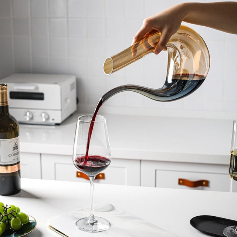 VinoNest – U förmiger Glasdekanter mit sanftem Durchfluss und modernem Entwerfen