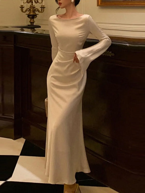 Sophia - Zeitloses Kleid mit Rundhalsausschnitt und langen Ärmeln