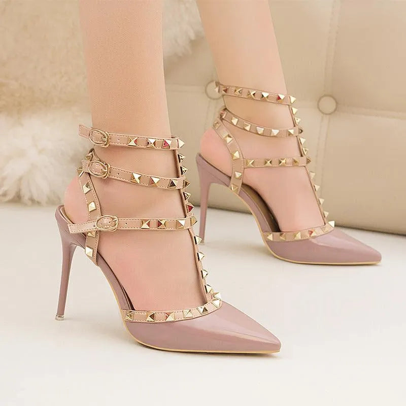 Emilia – Luxuriöse Sandalen mit spitzer Spitze und verstellbarem Mehrriemendesign