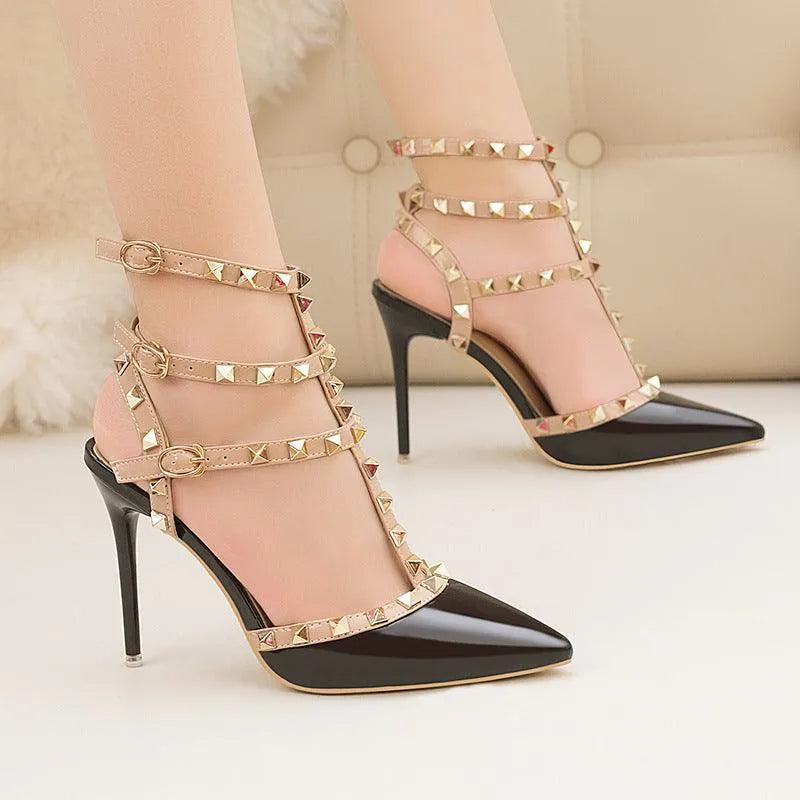 Emilia – Luxuriöse Sandalen mit spitzer Spitze und verstellbarem Mehrriemendesign