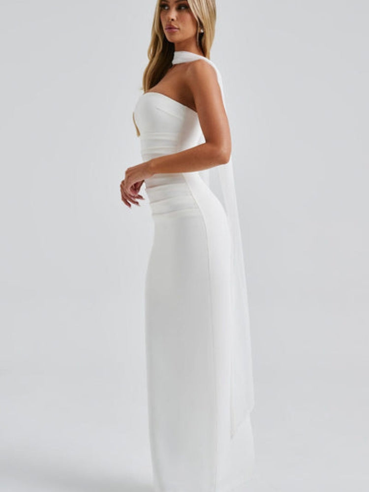 Selene - Trägerloses langes Kleid mit geraffter Taille und fließendem Rock
