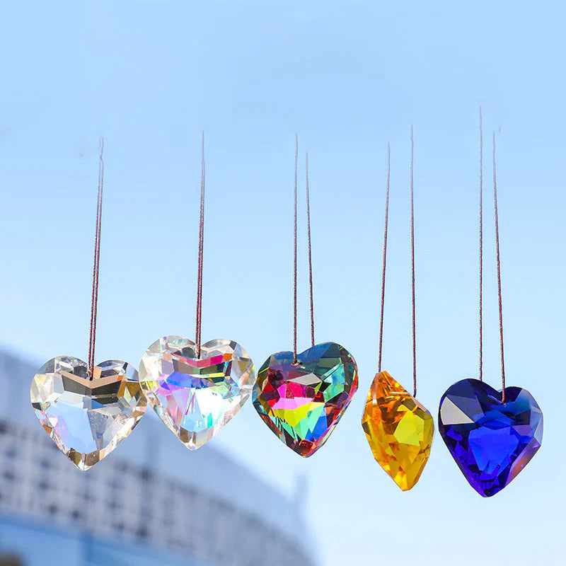 HeartGlow – Dekorativer herzförmiger Sonnenfänger mit einzigartigem Anhängerdesign