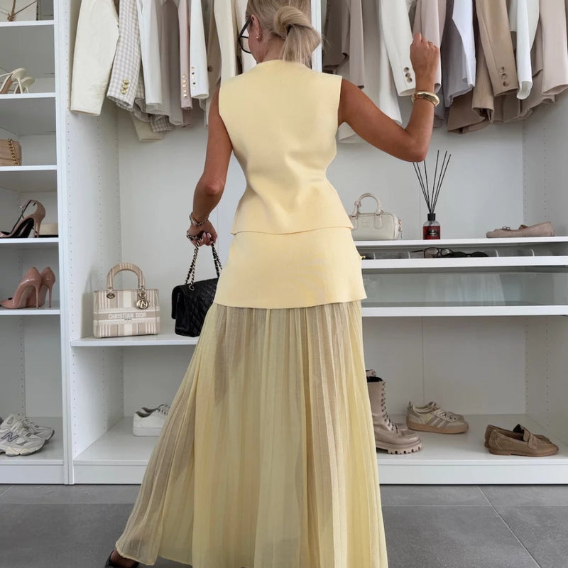 Clara - Elegantes zweiteiliges Set mit tailliertem Oberteil und fließendem Rock für einen modernen Look