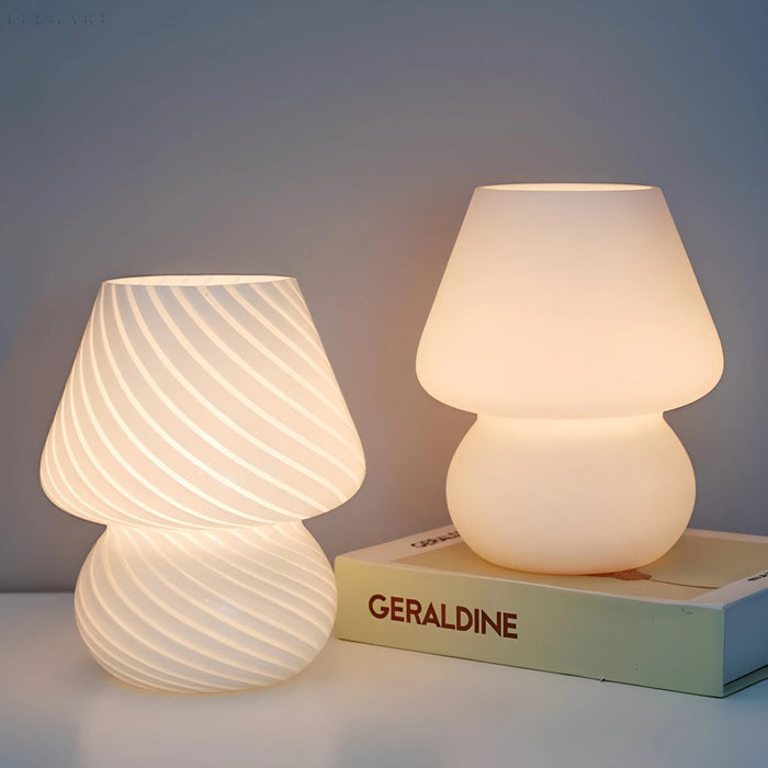 MushGlow - Moderne LED Pilz Glastischlampe für stilvolle Raumbeleuchtung