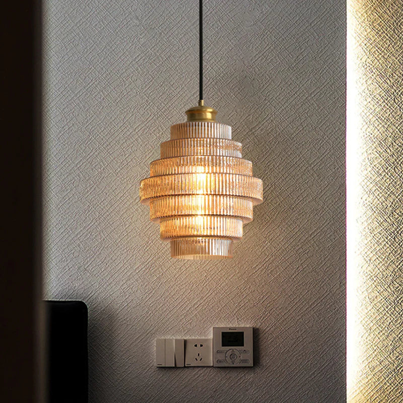 LuxeHalo - Pendelleuchte mit elegantem Schirm und verstellbarer Hängekette
