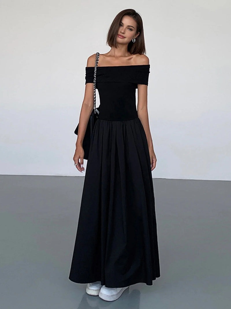 Johanna – Elegantes schulterfreies Maxikleid mit Faltenrock