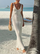 Aleida - Elegantes ärmelloses langes Strickkleid mit rückenfreiem Gestaltung