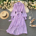 Svenja – Stilvolles Langarm Kleid mit gepunktetem Gürtel und Knöpfen