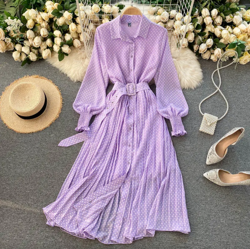 Svenja – Stilvolles Langarm Kleid mit gepunktetem Gürtel und Knöpfen