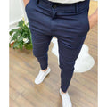 Adrian - Schlanke Passform Hose mit hohem Gummibund und funktionellen Taschen