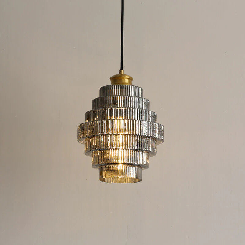 LuxeHalo - Pendelleuchte mit elegantem Schirm und verstellbarer Hängekette