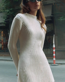 Thyra - Lässiges Strickminikleid mit Rundhalsausschnitt und langen Ärmeln