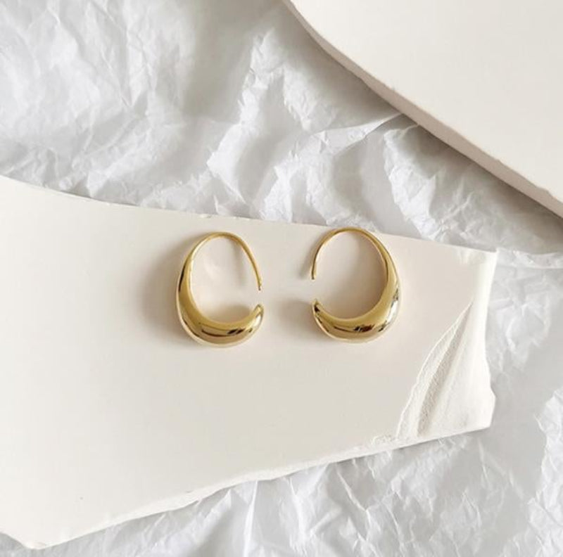 Thalia – Luxusdesign Creolen mit glatt glänzendem Beenden