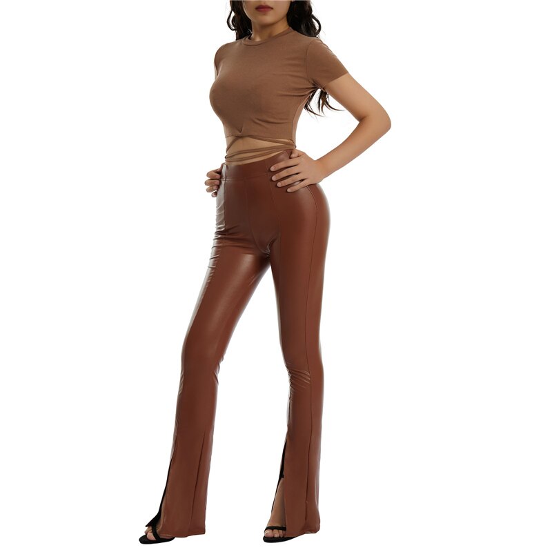 Emily – Schlanke Passform Schlaghose mit hoher Taille und Schlitzdetail