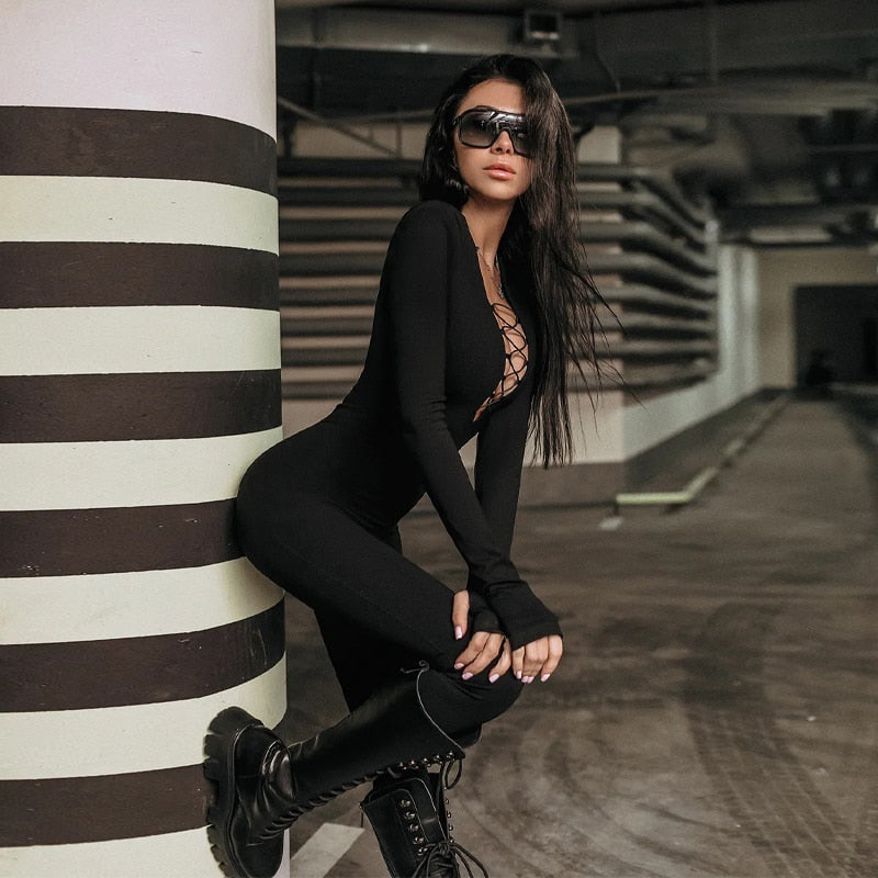 Nova - Lässiger Jumpsuit mit V-Ausschnitt und langen Ärmeln