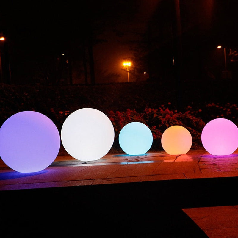 AuroraGlow - Gartenkugel mit ferngesteuertem farbwechselndem LED-Licht