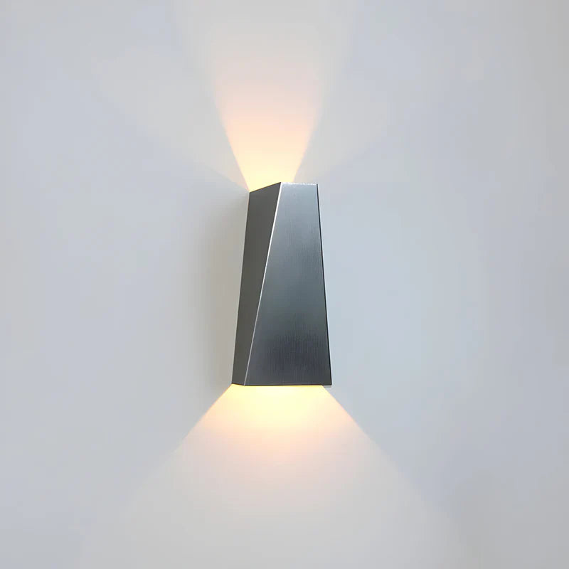 EdgeLume – Moderne LED Wandleuchte mit zwei Lichtrichtungen
