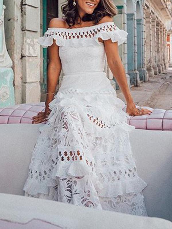 Serena – Elegantes schulterfreies Kleid mit Spitzendetails und Stufenrüschen für besondere Anlässe