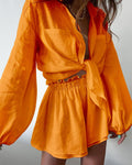 Leilani - 2 Teiliges Outfit Satz mit langärmeliger Schaltfläche Down Bluse und passender Shorts