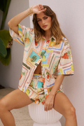 Selina – Zweiteiliges Satz mit bedrucktem Shirt und Kurze Hosen im Entspannte Passform