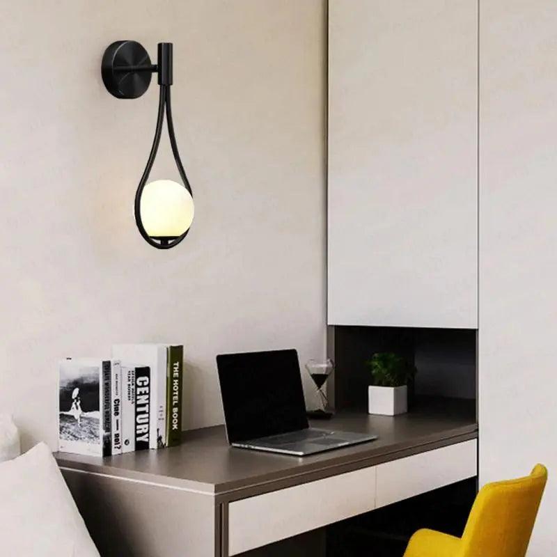 LumiGlow –Minimalistische Wandleuchte in eleganter Tropfenform