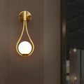 LumiGlow –Minimalistische Wandleuchte in eleganter Tropfenform