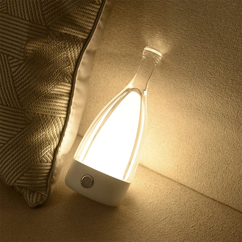 LuxBottle – Moderne wiederaufladbare Flaschen Tischlampe mit dimmbarem LED Entwerfen