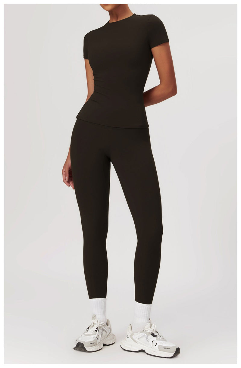Nova – Figurbetontes Kurzarm-Top-Set mit High-Rise-Leggings