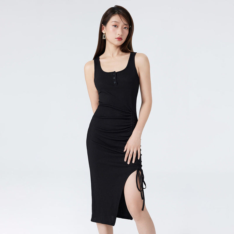 Sandra – Stylisches ärmelloses Kleid mit seitlicher Krawatte und Knöpfen