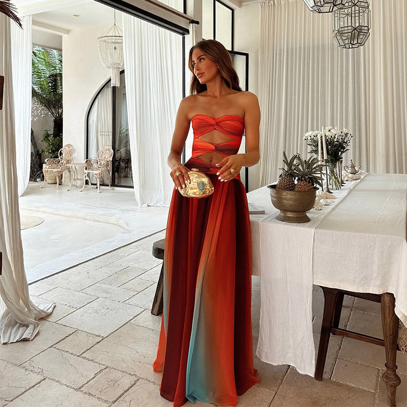 Mira - Lässiges Maxikleid mit gedrehtem Mieder und trägerlosem Design