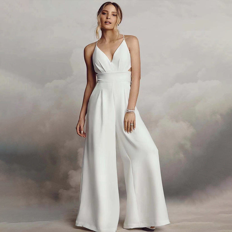 Alina – Eleganter rückenfreier Jumpsuit mit V Ausschnitt und Spaghettiträgern