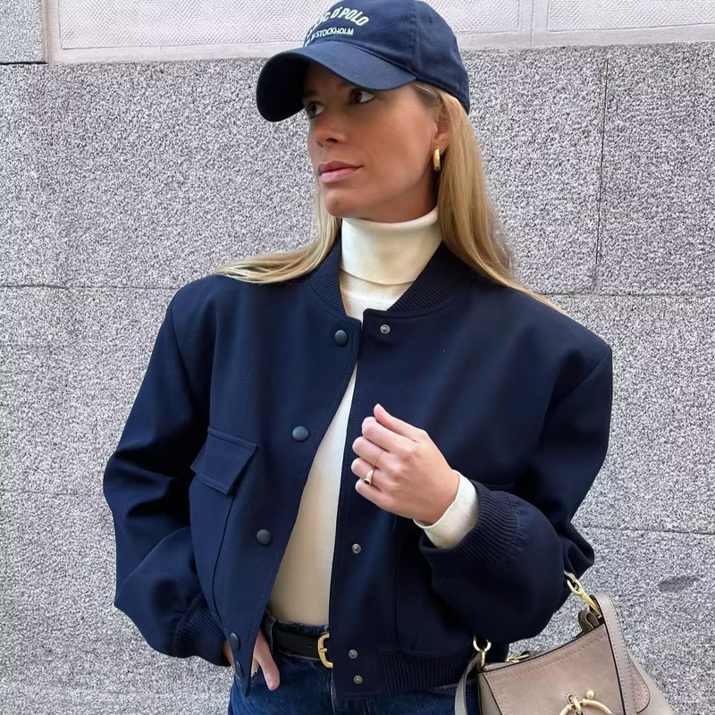 Marita - Stylische Bomberjacke mit Taschen und Knöpfen