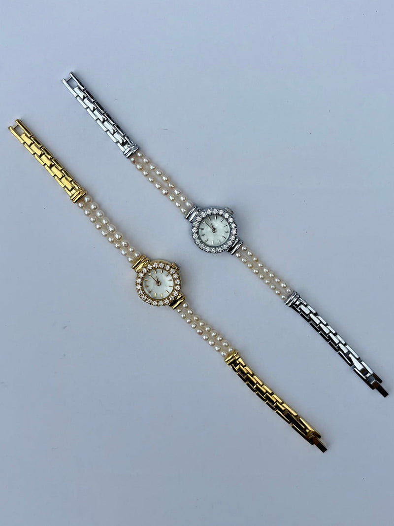 Clara – Elegante Uhr mit Perlendetails und verstellbaren Armbändern