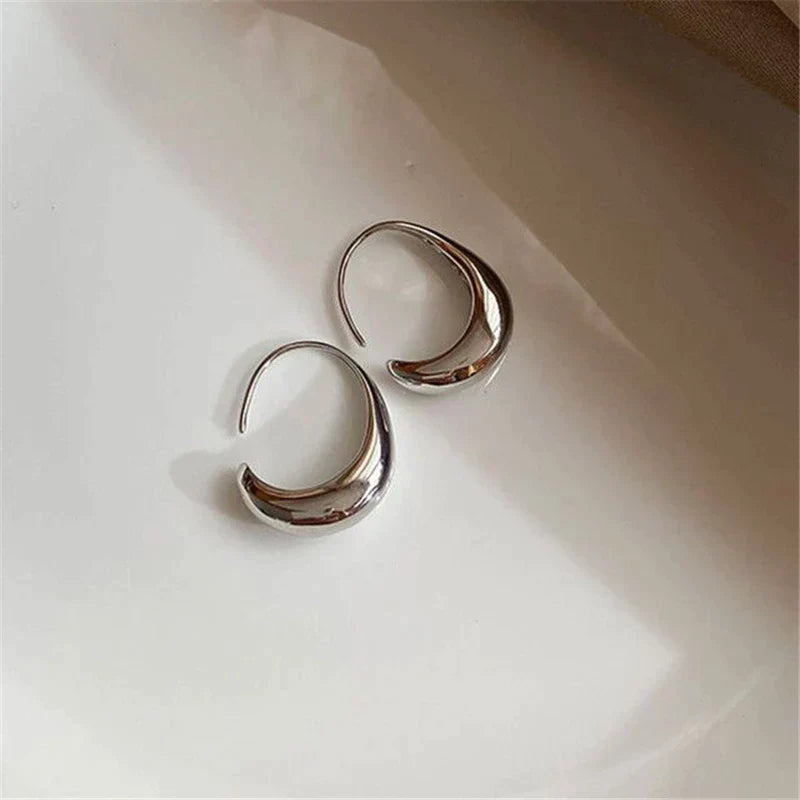 Thalia – Luxusdesign Creolen mit glatt glänzendem Beenden