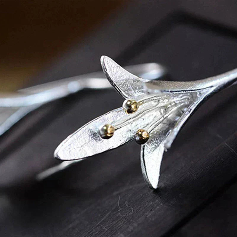 Marisa – Elegante Blumenohrringe mit schlankem und stilvollem Entwerfen